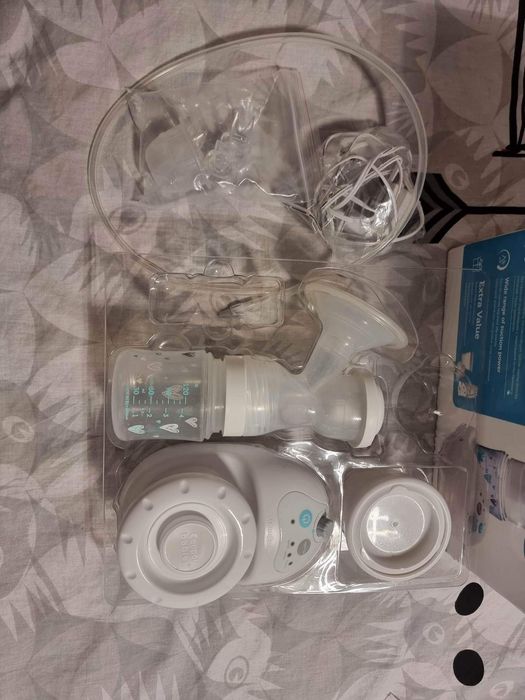 Електрическа помпа на Canpol +подарък капки против колики