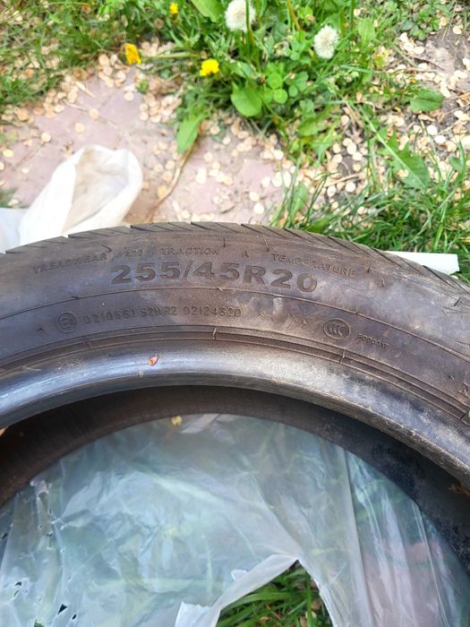 Резина 255/45/R20 летни