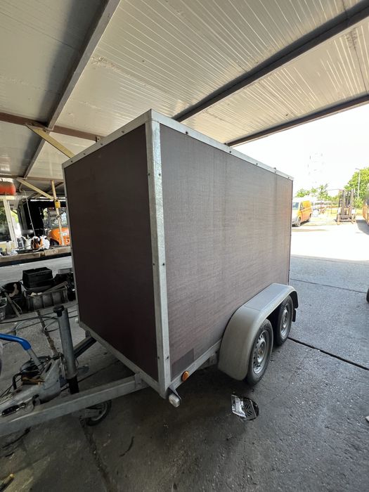 Remorca auto carosata axa dubla