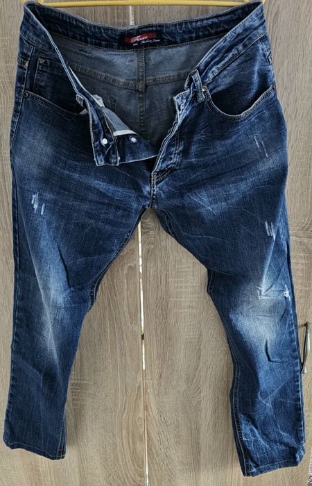 Различни модели дънки