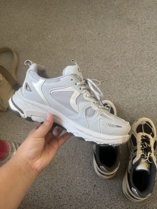 Кроссовки повседневные