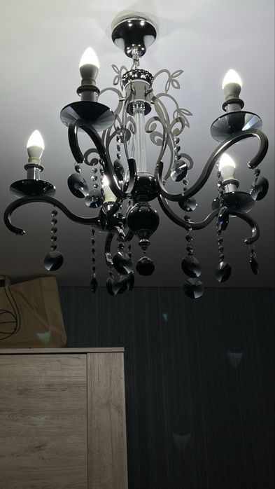 Срочно продам люстру