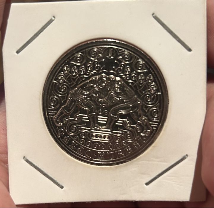 Продам монеты новые