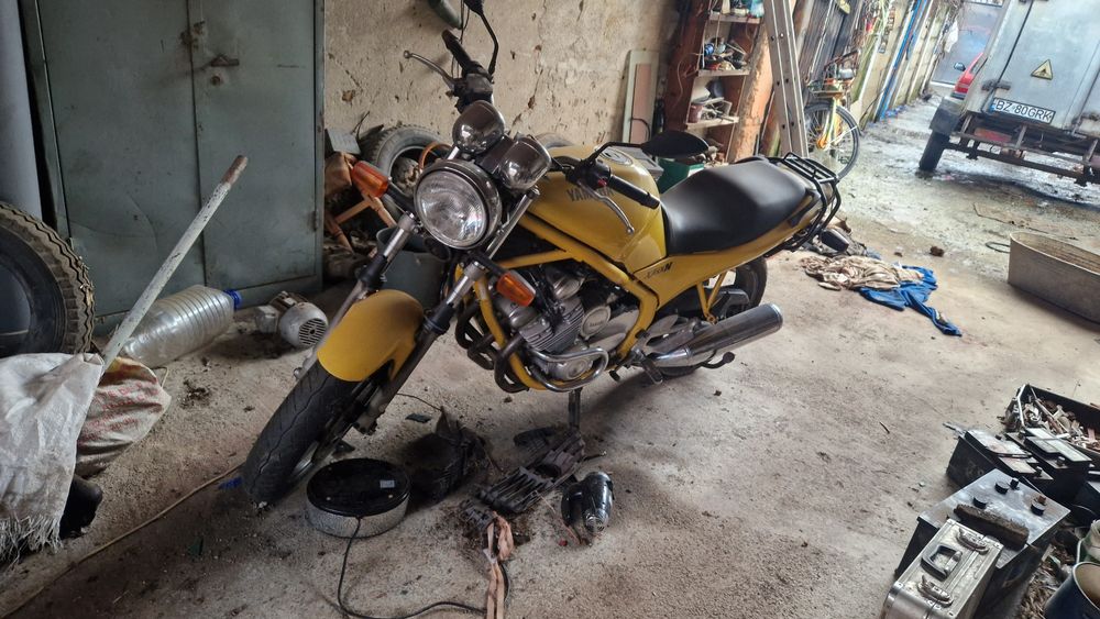 Motocicleta Yamaha xj600n