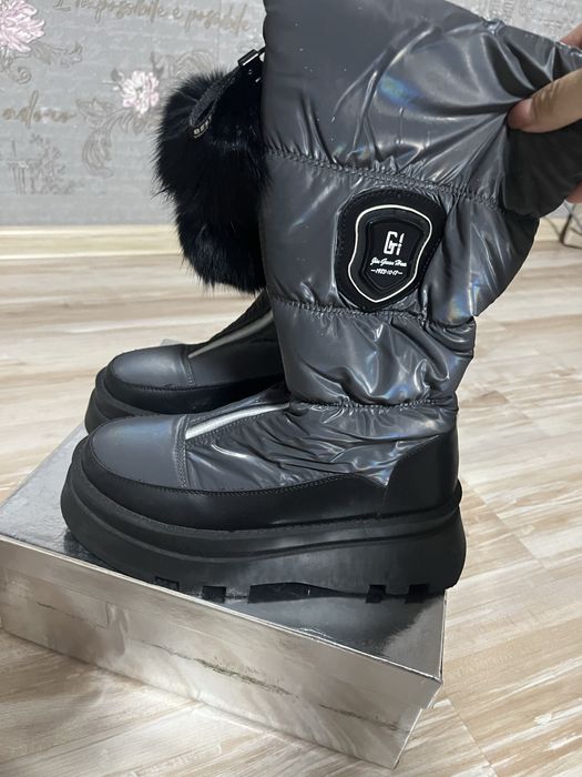 Продам кожанные сапоги