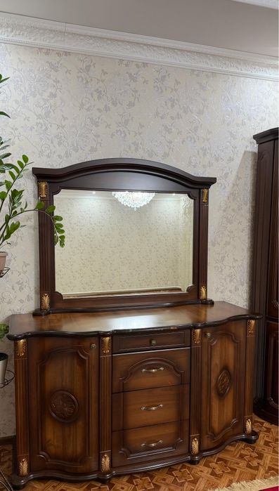 Сервант с Комодом