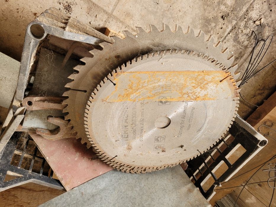 Vând abric și freser pt tâmplărie lemn