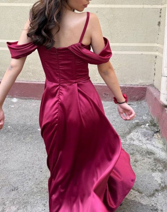 Продаётся вечернее платье