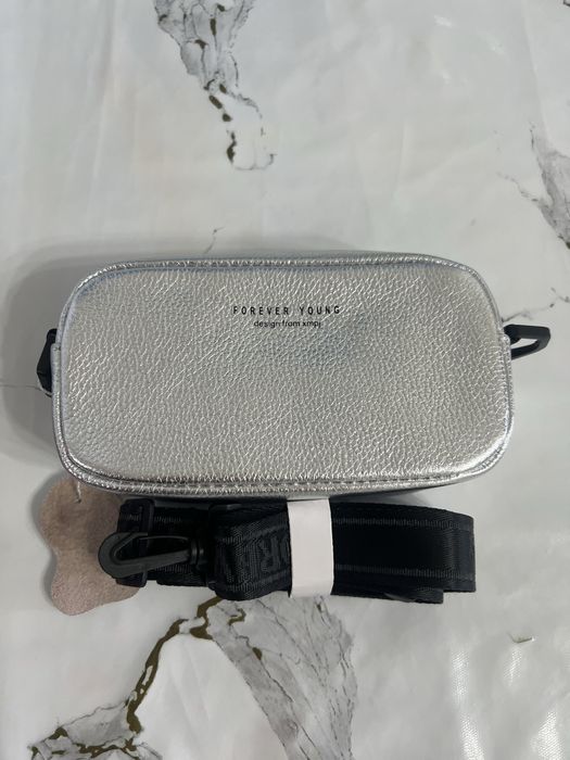 Продам новую кожаную сумочку