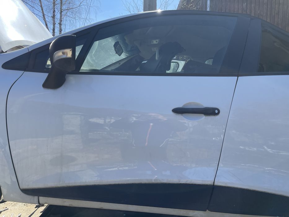 Dezmembrez renault clio IV 4 1.5 dci 75 cp 2014