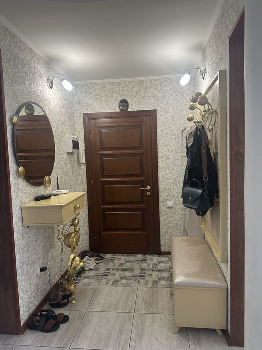 Продается 4-х комн. Квартира в центре
