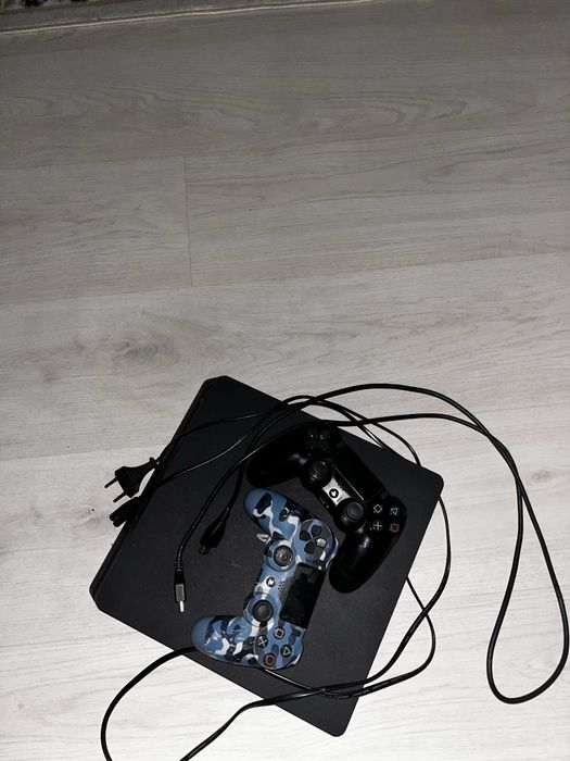 Playstation 4 slim
