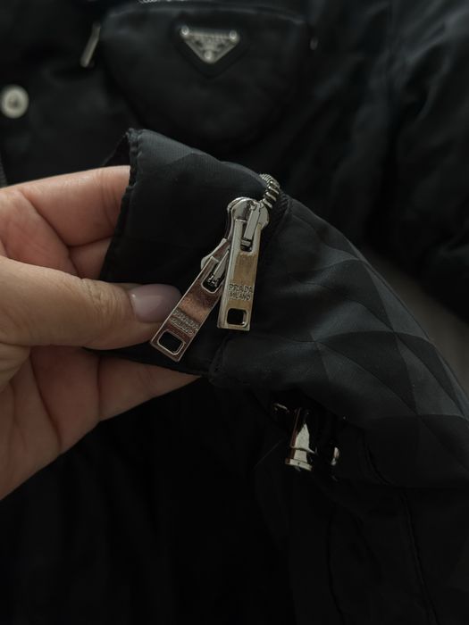 Женская куртка от Прада