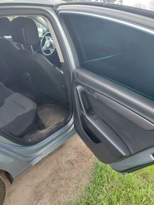 Vând Volkswagen Passat