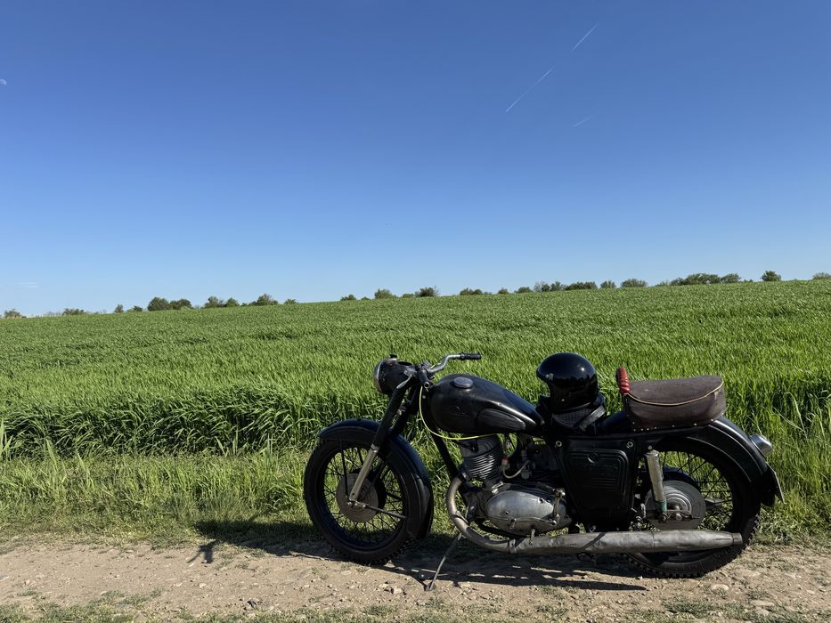 Vand doua Ij 56, Izh 350, cu ataș