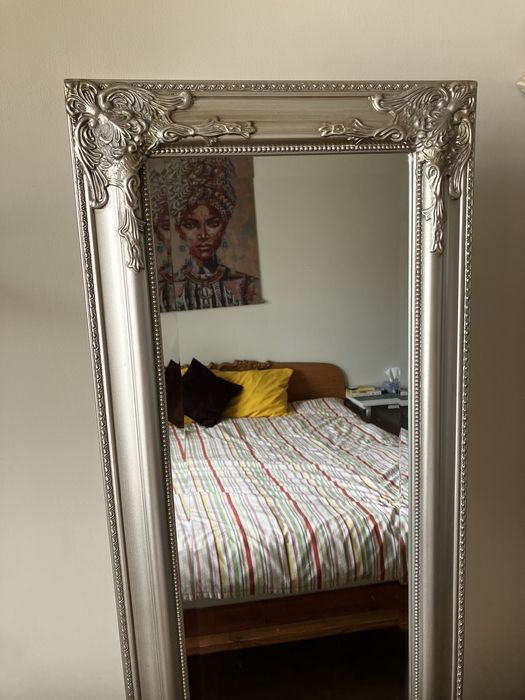 Голямо стоящо огледало