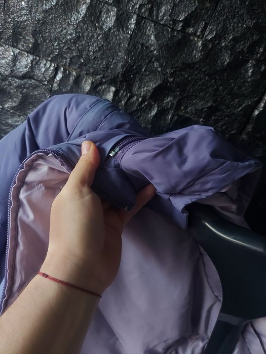 Vând geaca de puf reversibila cu două fete și mâneci/ glugă detașabilă