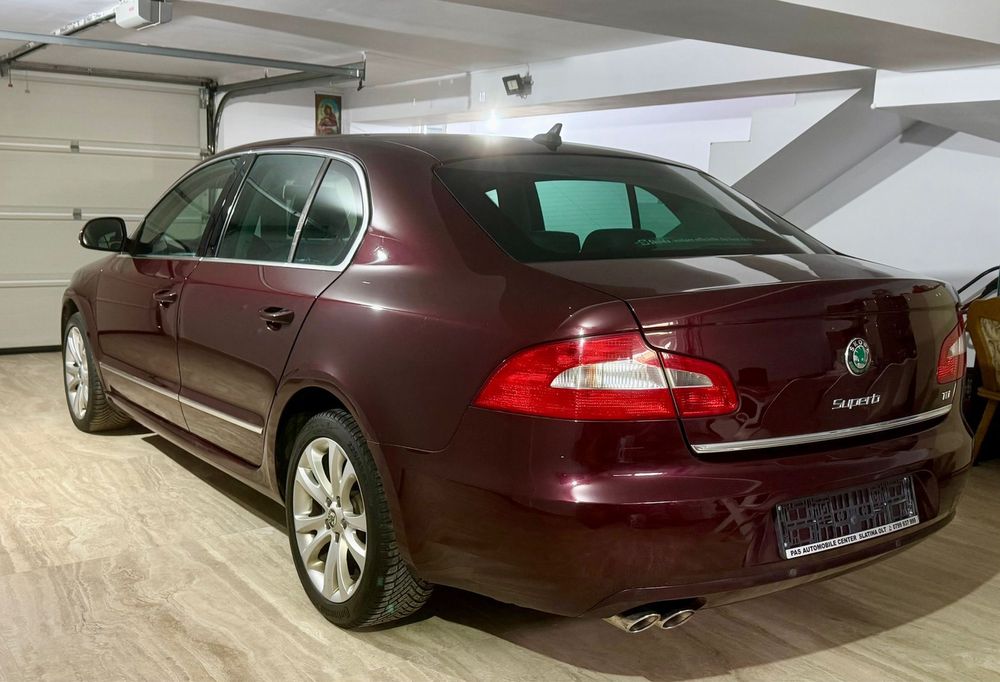 Skoda Superb 2.0TDI 140Cp Model 2011 DSG automata ,dotari foarte bune