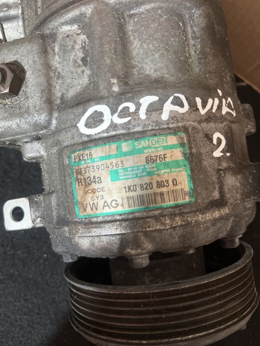 Compresor AC / climă Skoda Octavia 2 1.9 cod 1K0 820 803 Q