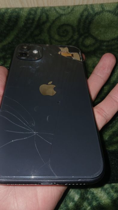 Iphone11 holati yaxshi orqa kirishga singan oldi oyna singan