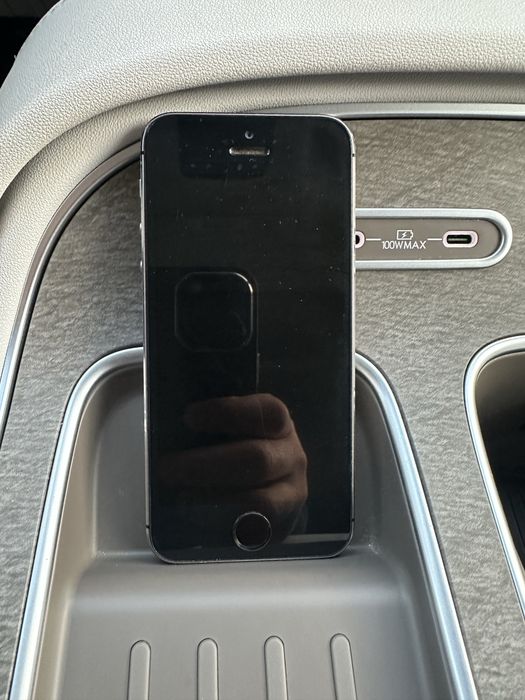 Iphone 5s в отличном состояние