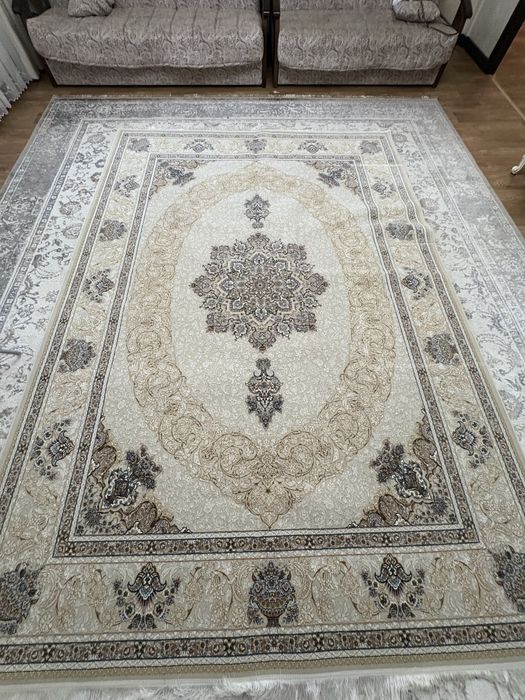 Кілем иранский рюпродаю за 100-90 тыс