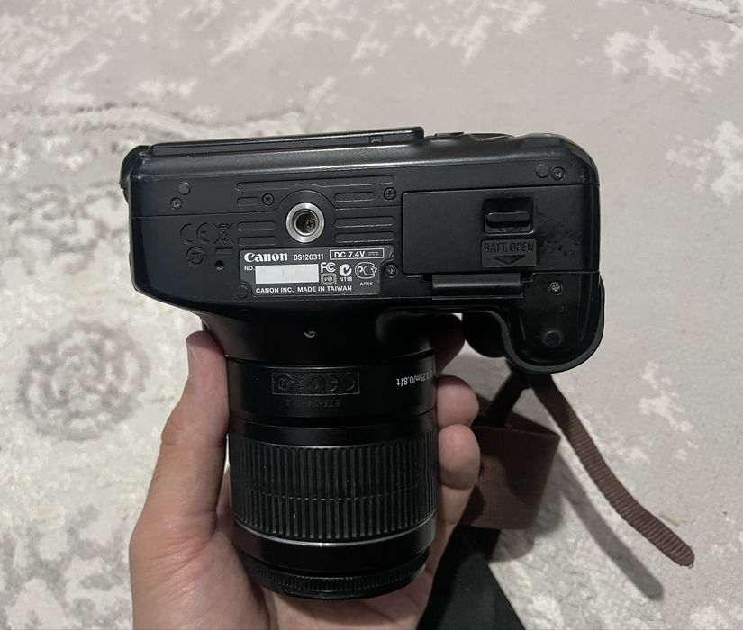 Фотоаппарат Canon 600D