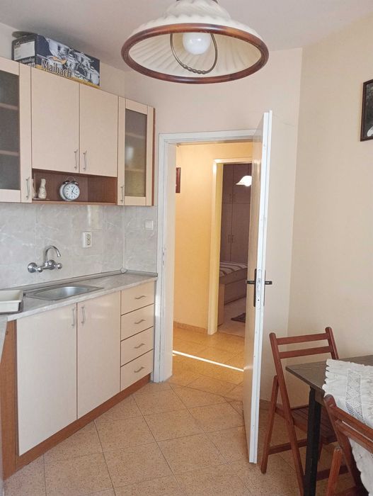 Дава се под наем Тристаен апартамент в Варна, Център - 86 кв.м за 459 € - Снимка #4