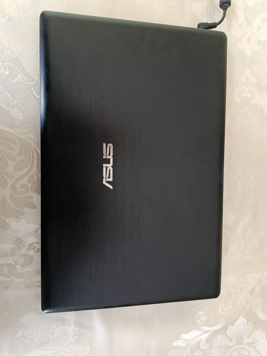 Asus Notebuk holati yaxshi