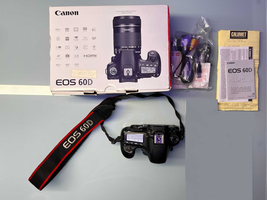 Продавам Canon EOS 60D в комплект с кутия, документация и др.