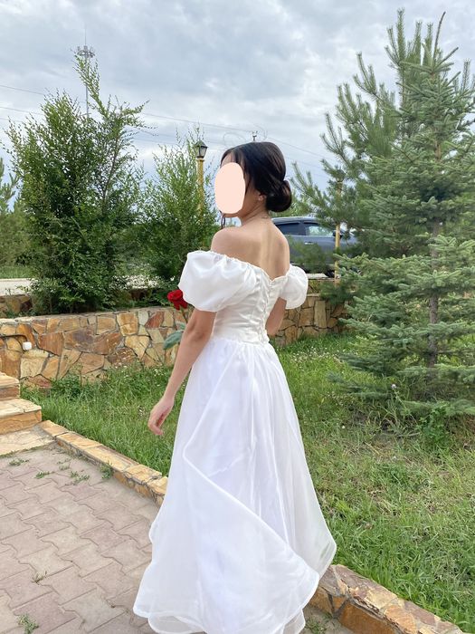 Продам белое вечернее платье