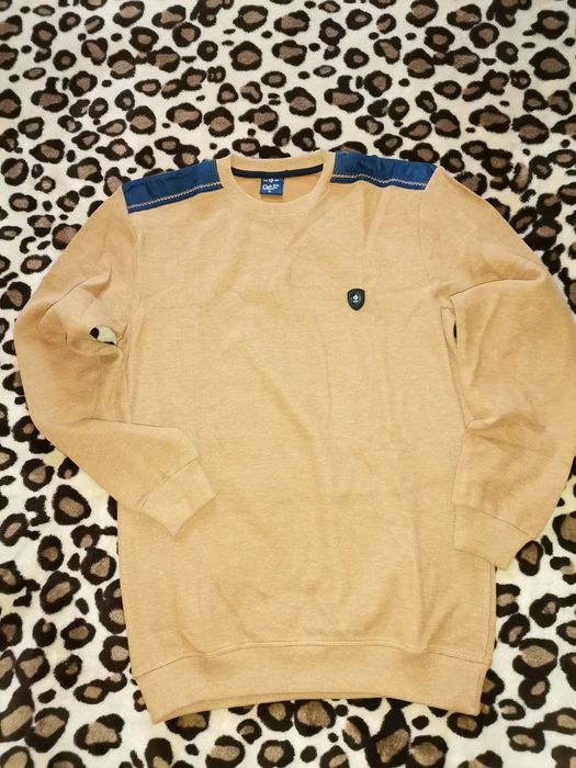 Pulover mărimea XL, purtat o data, impecabil