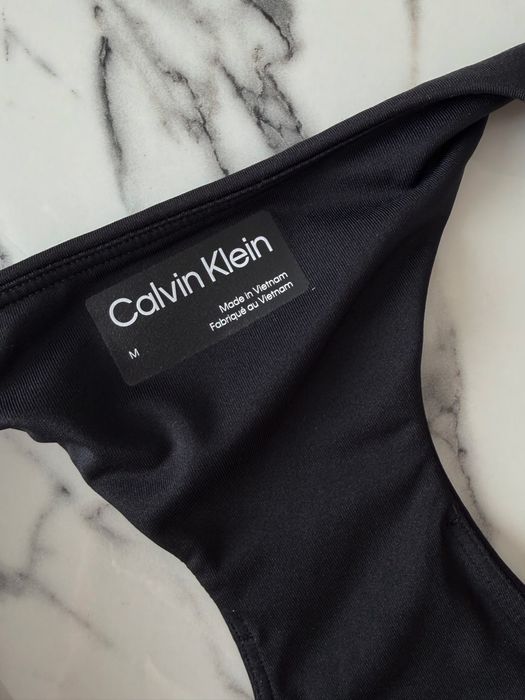 Спортен сутиен Calvin Klein