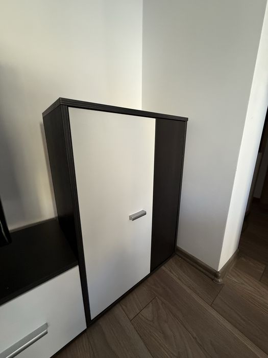 Mobilier living modular in stare foarte buna - comoda tv - dulap lateral - corp suspendat - raft suspendat