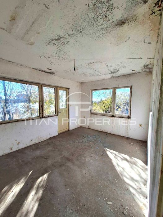 Едноетажна къща в село Беловица