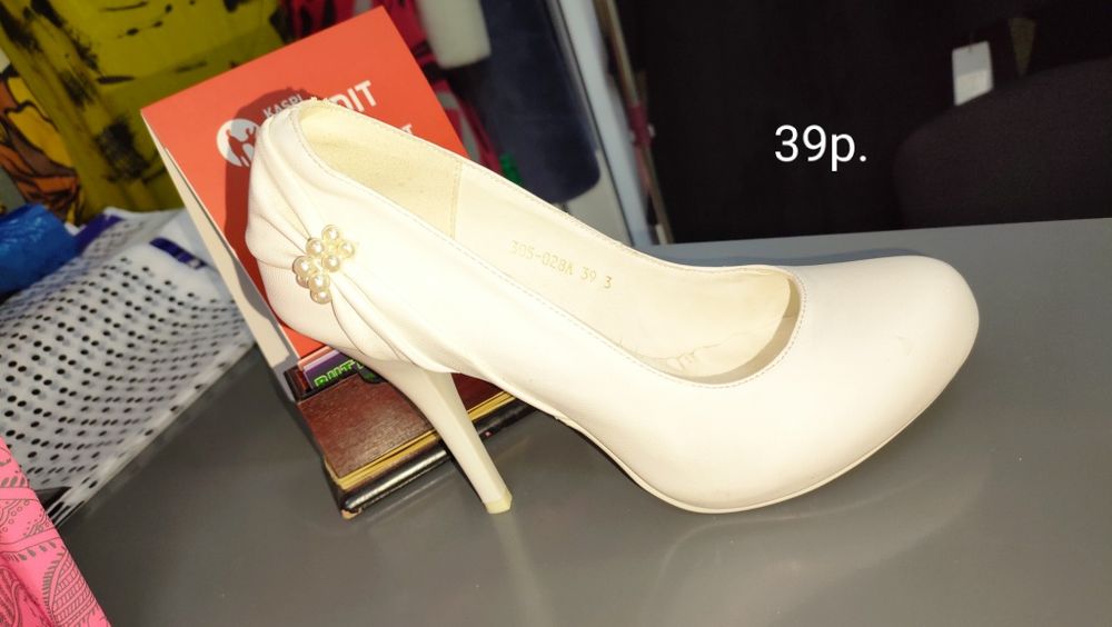 Туфли свадебные.