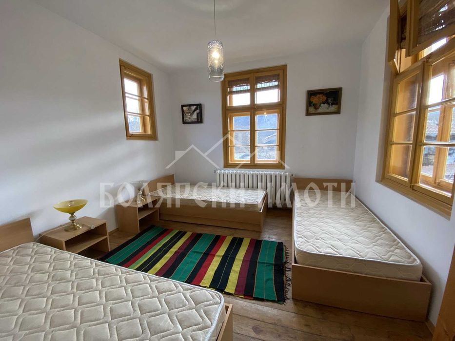 Дава се под наем Къща в с. Миндя, Област Велико Търново - 160 кв.м за 408 € - Снимка #9