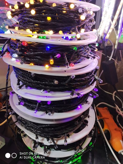 Гирлянды Лэд сетки и Лэд дождь всех размеров и цветов