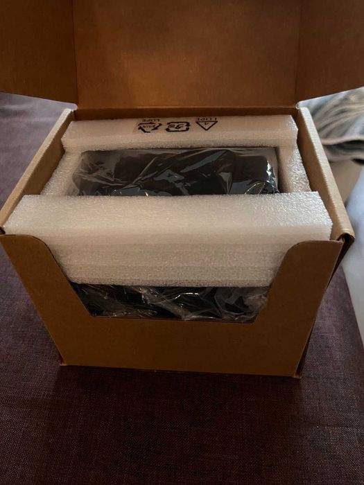 Intel NUC NUC8i5BELS 16GB,128GB малък компютър