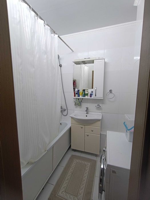 Продам 3 ком квартиру . Р-он Береке