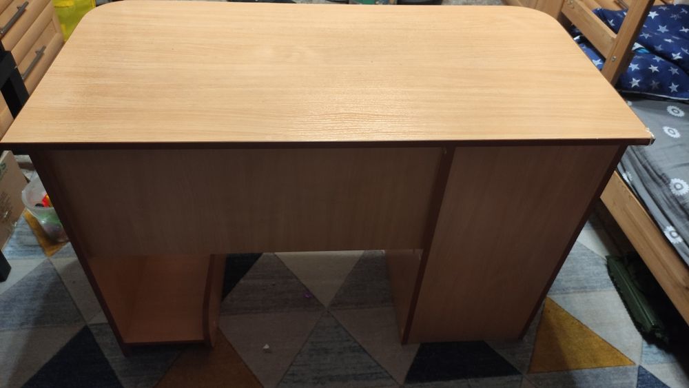 Отдам письменный стол