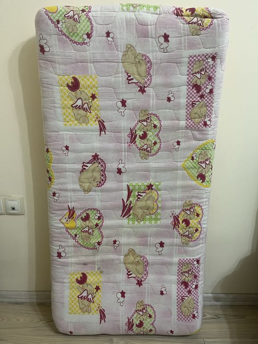 Подарявам бебешки матрак