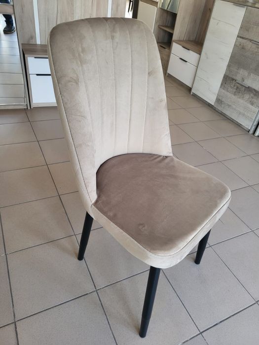 Продаю стулья со спинкой !Опт и в розн!