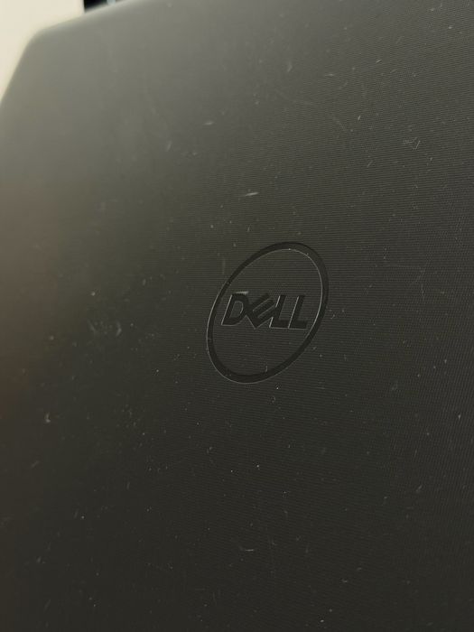 Dell Vostro 3515 Ryzen 7 / 512GB SSD / Отлично състояние