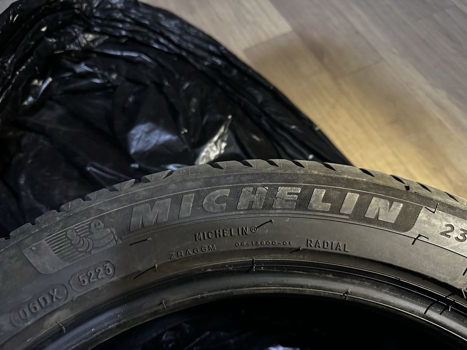 Шины размер 235/45/17 MICHELIN