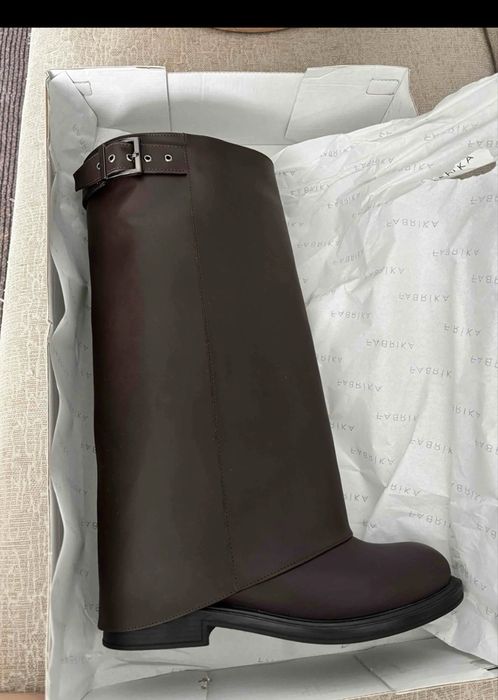 Кафяви уникални ботуши