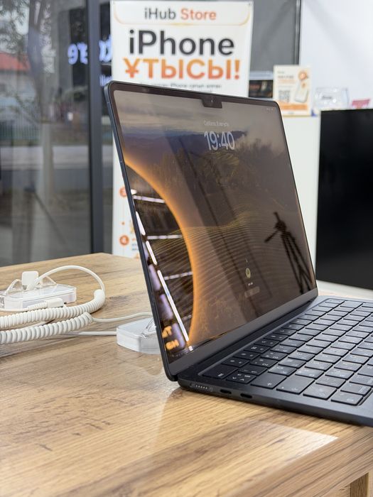 MacBook Air M3•256GB/100%