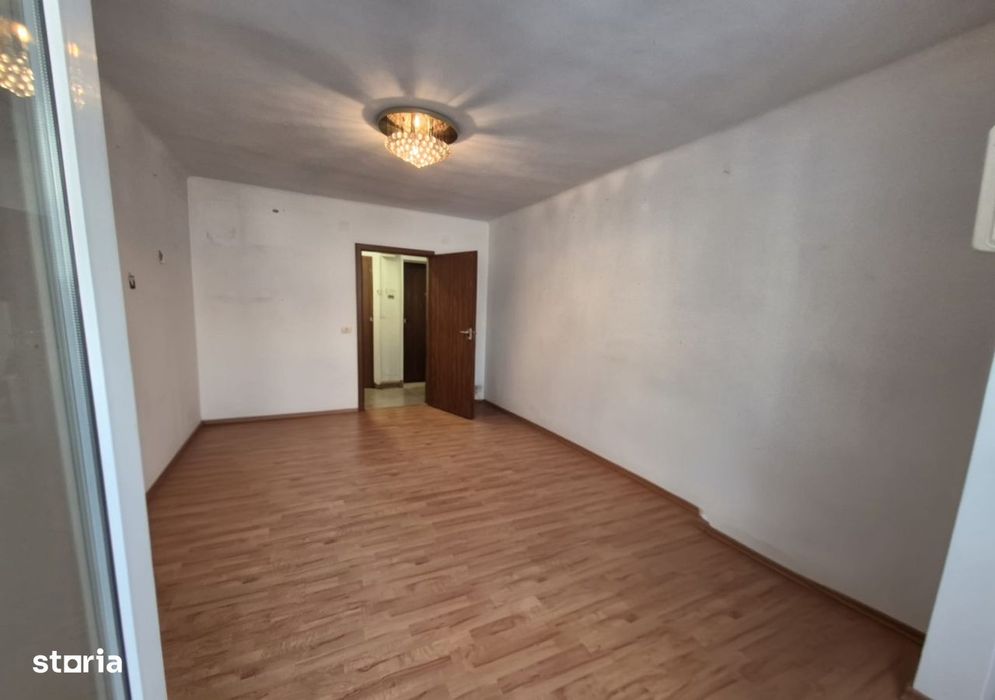 Apartament Zona Praporgescu Malul Muresului etaj 1, decomandat
