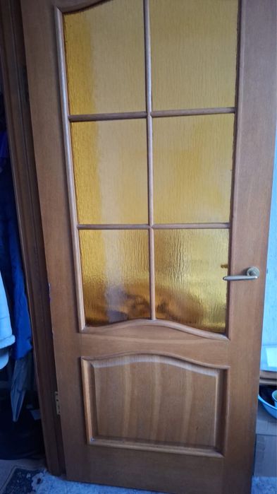 Продам 4 деревянные межкомнатные двери отличного качества