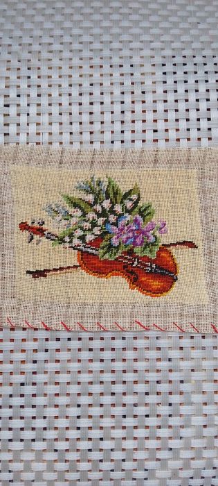 Goblen vioara cu flori